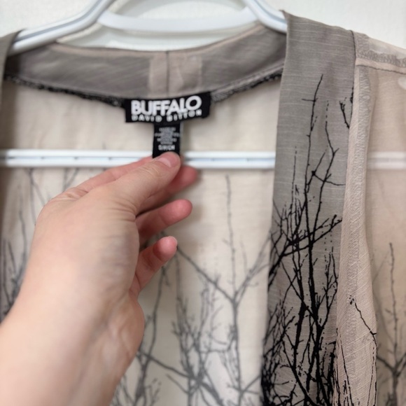 🎉4/30$🎉 Buffalo David Bitton Sheer Tree Print Kimono - Size S - Picture 2 of 5
